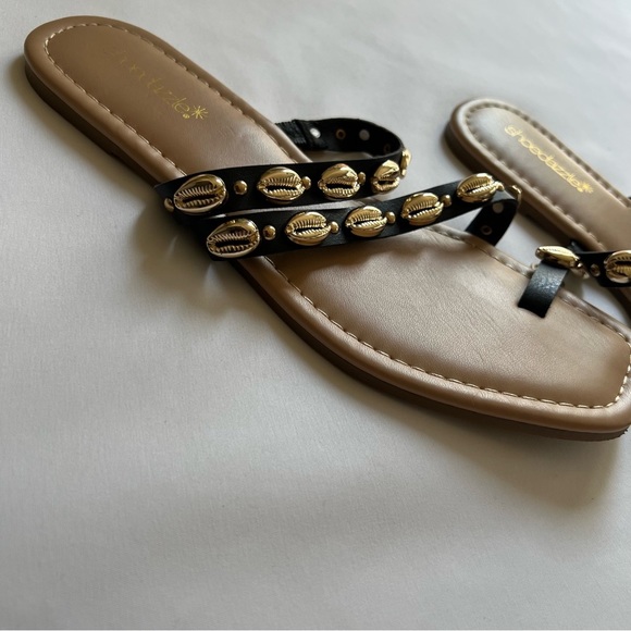 Shoedazzle | Golden Seashells Embellished Thong Sandals - Picture 7 of 9